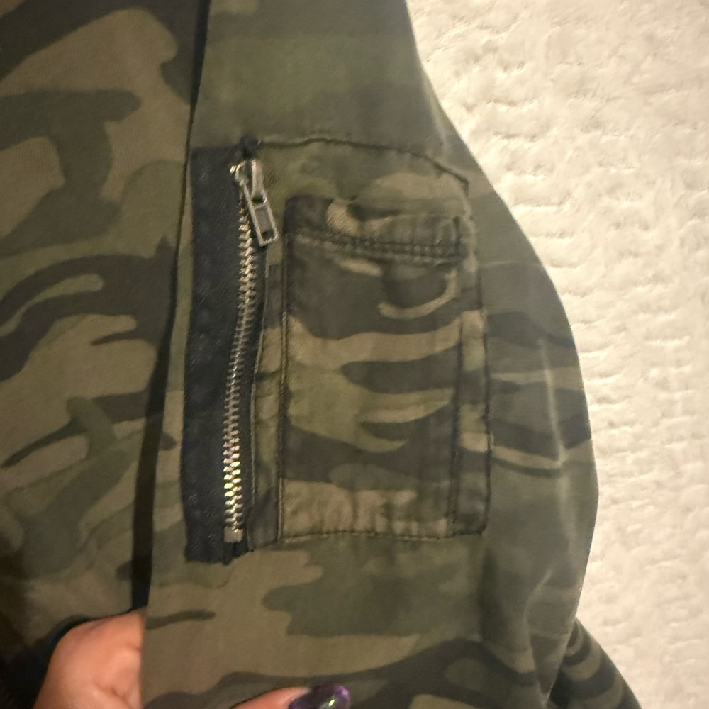 Dear John Black and Brown Camo Bomber Jacket. Size medium. Love this piece 🧡 - Picture 5 of 8